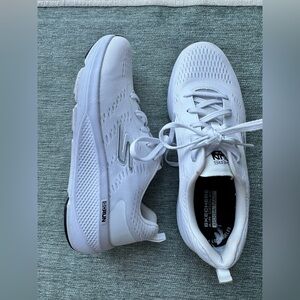 Skechers Air Cooled Goga Mat Go Run White Sneakers Tennis Shoes Size 8.5